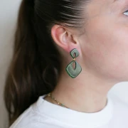 Ciondolo in acrilico con diamante cavo 28x25 mm - Glitter verde scuro marmorizzato x1