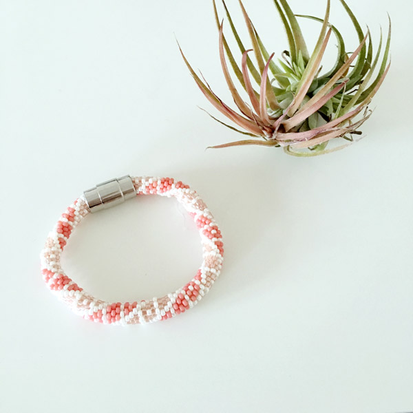 uncino a spirale con perline seme 11 uncino a spirale con perline seme 11