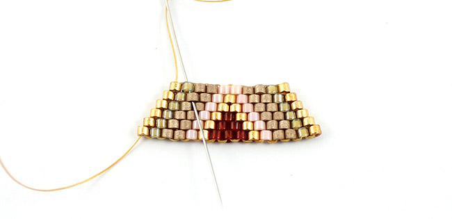 Bracciale Brick Stitch diamante oro bordeaux : Tappa 9 Bracciale Brick Stitch diamante oro bordeaux : Tappa 9