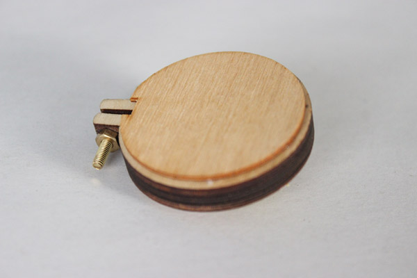 Tamburo mini spilla tutorial fai da te per ricamare con fiori secchi Tutoriel DIY broche mini tambout à broder avec fleurs séchées