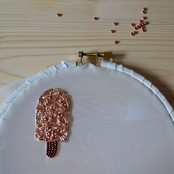 Spilla di ghiaccio fai-da-te in cannetille e ricamo jaseron Broche DIY glace en broderie cannetille et jaseron