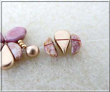 Collier DIY Siane avec des perles de verre Paros et Kos par Pucas Collier DIY Siane avec des perles de verre Paros et Kos par Pucas