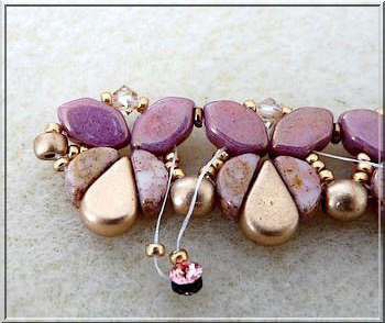 Collier DIY Siane avec des perles de verre Paros et Kos par Pucas Collier DIY Siane avec des perles de verre Paros et Kos par Pucas