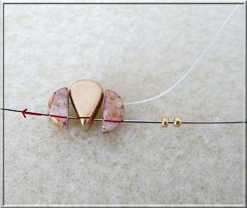 Collier DIY Siane avec des perles de verre Paros et Kos par Pucas Collier DIY Siane avec des perles de verre Paros et Kos par Pucas