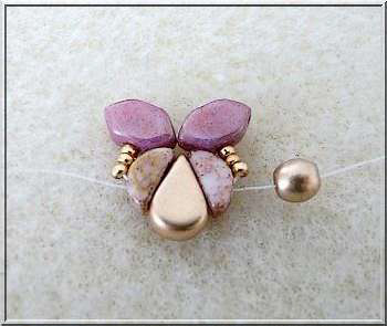 Collier DIY Siane avec des perles de verre Paros et Kos par Pucas Collier DIY Siane avec des perles de verre Paros et Kos par Pucas