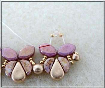 Collier DIY Siane avec des perles de verre Paros et Kos par Pucas Collier DIY Siane avec des perles de verre Paros et Kos par Pucas