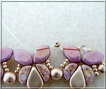 Collier DIY Siane avec des perles de verre Paros et Kos par Pucas Collier DIY Siane avec des perles de verre Paros et Kos par Pucas