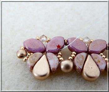 Collier DIY Siane avec des perles de verre Paros et Kos par Pucas Collier DIY Siane avec des perles de verre Paros et Kos par Pucas