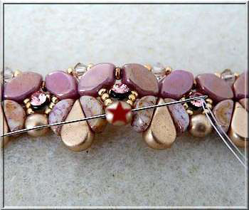 Tutoriel Collier DIY Siane avec des perles de verre Paros et Kos par Pucas Tutoriel Collier DIY Siane avec des perles de verre Paros et Kos par Pucas