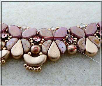 Tutoriel Collier DIY Siane avec des perles de verre Paros et Kos par Pucas Tutoriel Collier DIY Siane avec des perles de verre Paros et Kos par Pucas