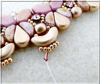 Tutoriel Collier DIY Siane avec des perles de verre Paros et Kos par Pucas Tutoriel Collier DIY Siane avec des perles de verre Paros et Kos par Pucas