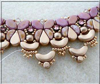 Tutoriel Collier DIY Siane avec des perles de verre Paros et Kos par Pucas Tutoriel Collier DIY Siane avec des perles de verre Paros et Kos par Pucas