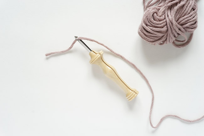 Tutorial fai-da-te ricamato Ricamo cucito a ricamo con ricamo ad ago magico Amy Oxford di Julie Robert Tutoriel DIY facile Décoration murale brodée en broderie magique à l'aiguille punch needle Amy Oxford par Julie Robert