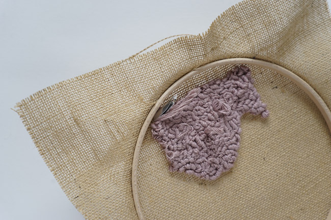 Tutorial fai-da-te ricamato Ricamo cucito a ricamo con ricamo ad ago magico Amy Oxford di Julie Robert Tutoriel DIY facile Décoration murale brodée en broderie magique à l'aiguille punch needle Amy Oxford par Julie Robert