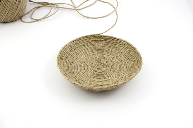 tazza fatta di filati di canapa il rigonfiamento coupelle en fil de chanvre le bombé