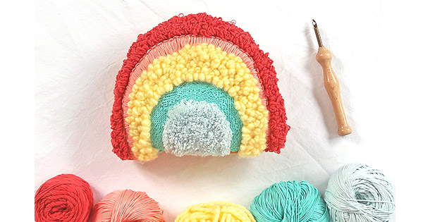 Cuscino arcobaleno fai da te con ago da punzonatura Cuscino arcobaleno fai da te con ago da punzonatura