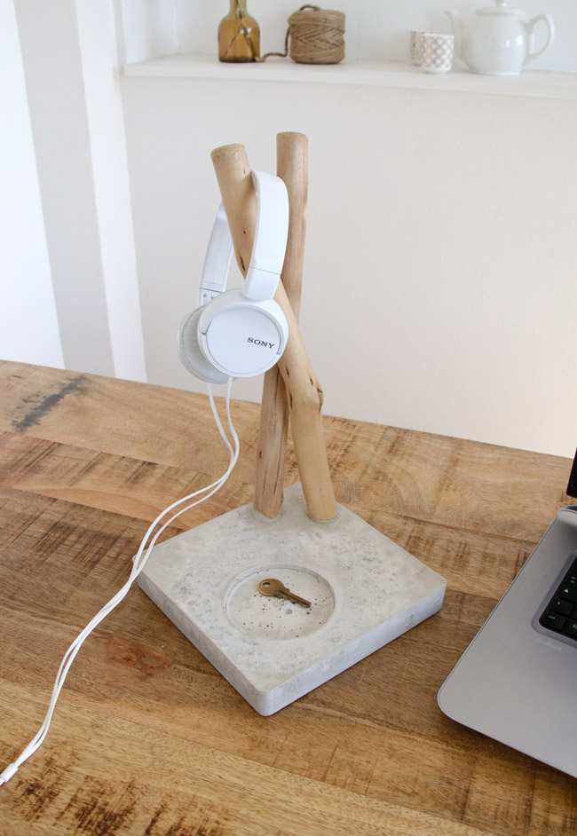 Schema DIY Supporto per cuffie audio in calcestruzzo e legni Schema DIY Supporto per cuffie audio in calcestruzzo e legni