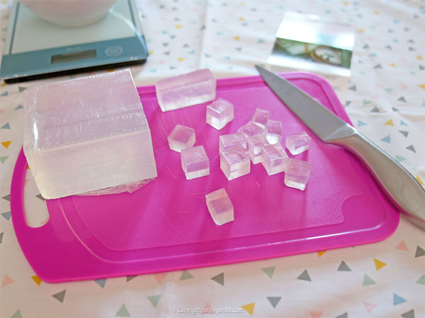 Saponi colorati e profumati fai da te : Tappa 1 Saponi colorati e profumati fai da te : Tappa 1