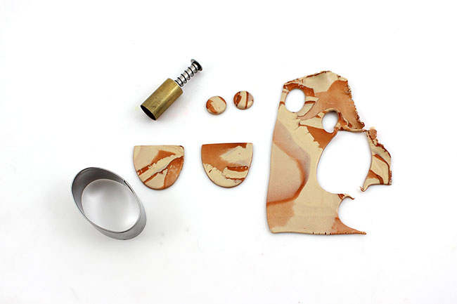 Orecchini Cernit in metallo effetto pietra champagne e bronzo : Tappa 2 Orecchini Cernit in metallo effetto pietra champagne e bronzo : Tappa 2