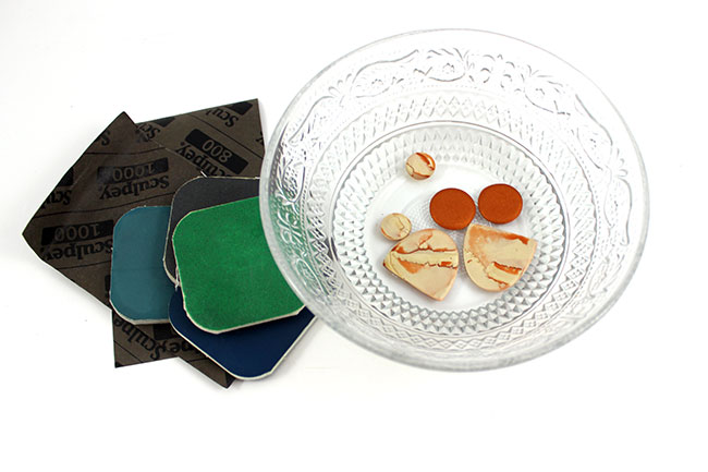 Orecchini Cernit in metallo effetto pietra champagne e bronzo : Tappa 4 Orecchini Cernit in metallo effetto pietra champagne e bronzo : Tappa 4