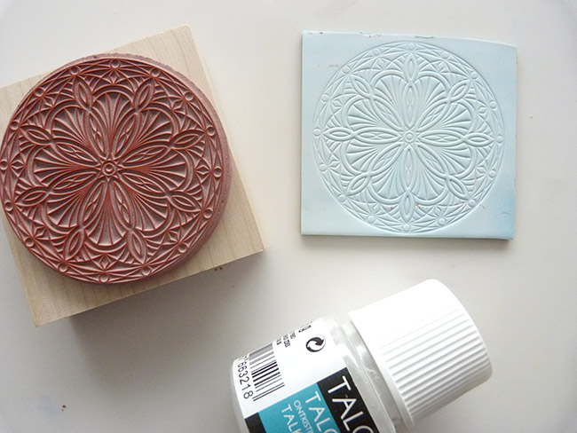 collier-tampon-mandala-polymere-pompons-3 collier-tampon-mandala-polymere-pompons-3