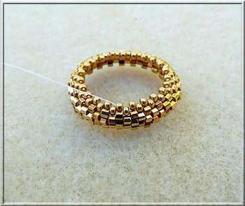 Ciondolo collana perline di vetro Mafate fai da te Paros e Kos di Pucas Pendentif collier DIY Mafate en perles de verre Paros et Kos par Pucas