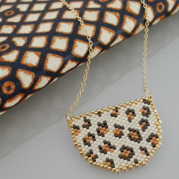 Collana lunga Animal Leopard con perle Miyuki Collana lunga Animal Leopard con perle Miyuki