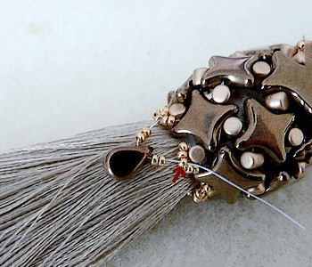 Tutoriel pendentif pompon DIY avec des perles en verre tchèques Star Beads Amos Minos et perles Miyuki Delicas Tutoriel pendentif pompon DIY avec des perles en verre tchèques Star Beads Amos Minos et perles Miyuki Delicas