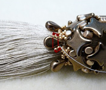 Tutoriel bijou sautoir pompon DIY avec des perles en verre tchèques Star Beads Amos Minos et perles Miyuki Delicas Tutoriel bijou sautoir pompon DIY avec des perles en verre tchèques Star Beads Amos Minos et perles Miyuki Delicas