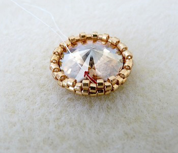 Tutoriel sautoir pompon DIY avec des perles en verre Star Beads Amos Minos et perles Miyuki Delicas Tutoriel sautoir pompon DIY avec des perles en verre Star Beads Amos Minos et perles Miyuki Delicas