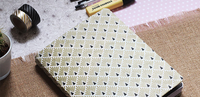 Fai da te Personalizza il tuo Bullet Journal con una copertina in tessuto Fai da te Personalizza il tuo Bullet Journal con una copertina in tessuto