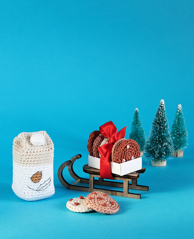 final - tutorial su mattoncini di latte di mandorle e crochet ookies