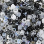 - Mix Miyuki Delica 11/0 - Salt And Pepper x8g Mix Miyuki Delica 11/0 - Salt And Pepper x8g