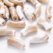 Bianco - Perline tubolari curve in acrilica opaca 35x11 mm - Bianco marmorizzato - Marrone x6 Perline tubolari curve in acrilica opaca 35x11 mm - Bianco marmorizzato - Marrone x6