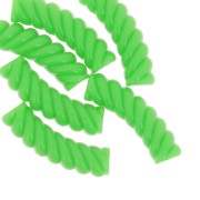 Verde luminoso - Perline tubolari curve in acrilico opaco 32x8 mm - Verde fluo x6 Perline tubolari curve in acrilico opaco 32x8 mm - Verde fluo x6