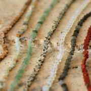 Perle a fiore da 6 mm in pietra semipreziosa - Diaspro rosso x 38 cm