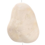 Crema - Perla piatta irregolare testurizzata 29x24 mm in resina opaca - Crema marmorizzata x1 Perla piatta irregolare testurizzata 29x24 mm in resina opaca - Crema marmorizzata x1