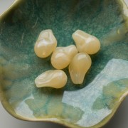 Perle irregolari 21x15 mm in resina traslucida - Beige marmorizzato x10