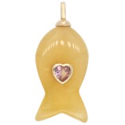 Pendente a forma di pesce 29x13 mm con cuore in CZ e pietra semipreziosa colorata - Giada gialla x1