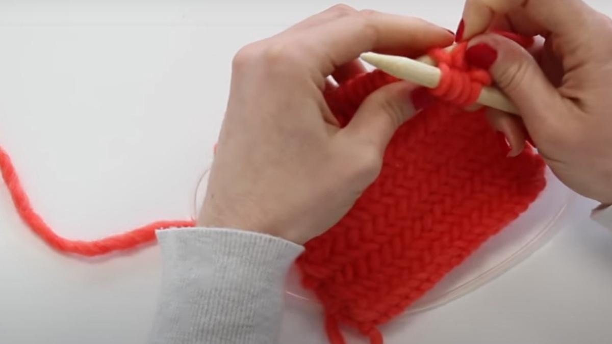 Come lavorare a maglia il punto a spina di pesce? Come lavorare a maglia il punto a spina di pesce?