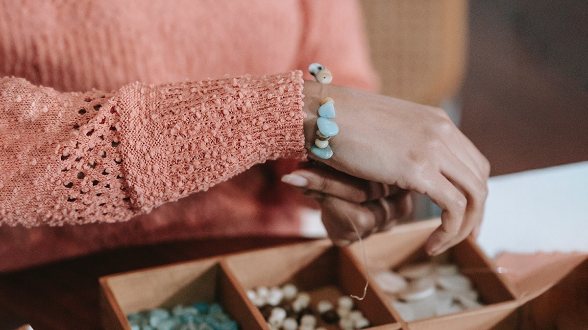 Quanto filo devo tagliare per realizzare un gioiello? Quanto filo devo tagliare per realizzare un gioiello?