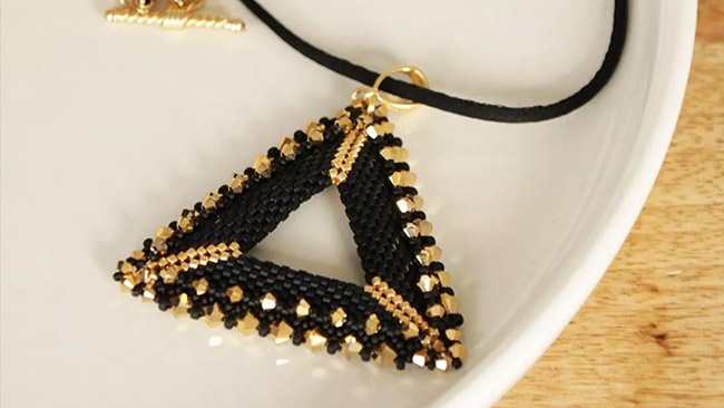 pendentif triangle