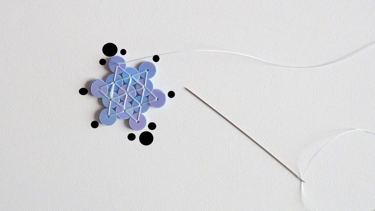 Decorazione natalizia fai da te con fiocchi di neve e glitter di Lunéville : Tappa 4 Decorazione natalizia fai da te con fiocchi di neve e glitter di Lunéville : Tappa 4