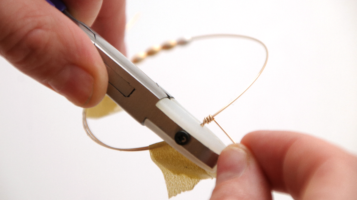 Braccialetti di diamanti a filo e perline d'oliva in oro 14k placcati in oro e argento : Tappa 5 Braccialetti di diamanti a filo e perline d'oliva in oro 14k placcati in oro e argento : Tappa 5