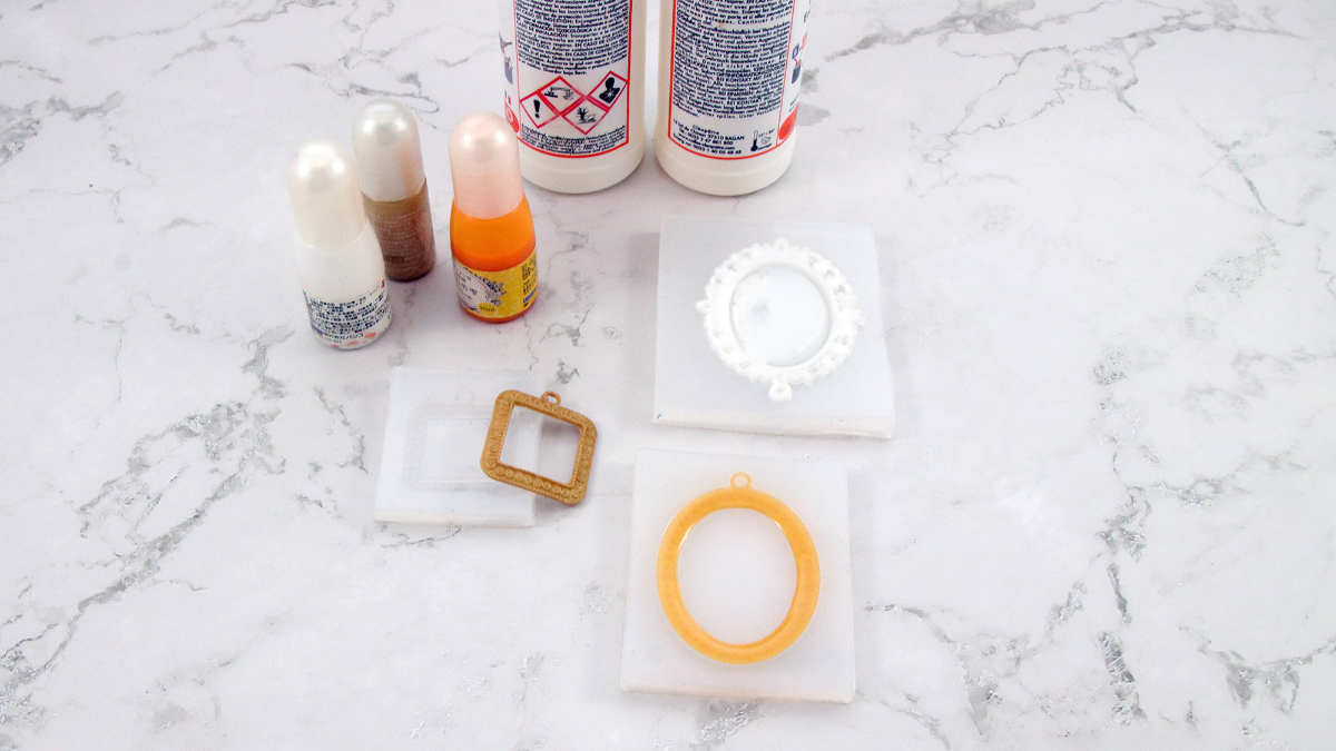 Cornici in resina con inclusione di carta fotografica : Tappa 1 Cornici in resina con inclusione di carta fotografica : Tappa 1