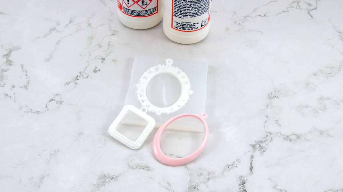 Cornici in resina con inclusione di carta fotografica : Tappa 2 Cornici in resina con inclusione di carta fotografica : Tappa 2