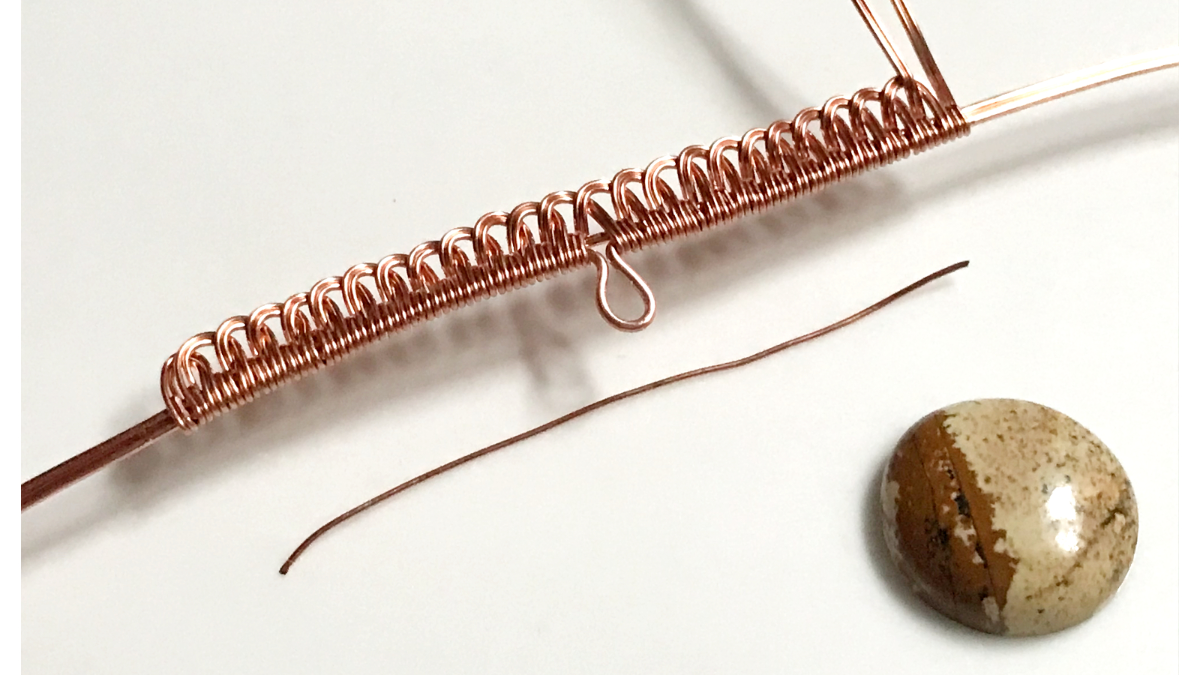 Ciondolo con cabochon di pietra preziosa e filo di rame : Tappa 22 Ciondolo con cabochon di pietra preziosa e filo di rame : Tappa 22