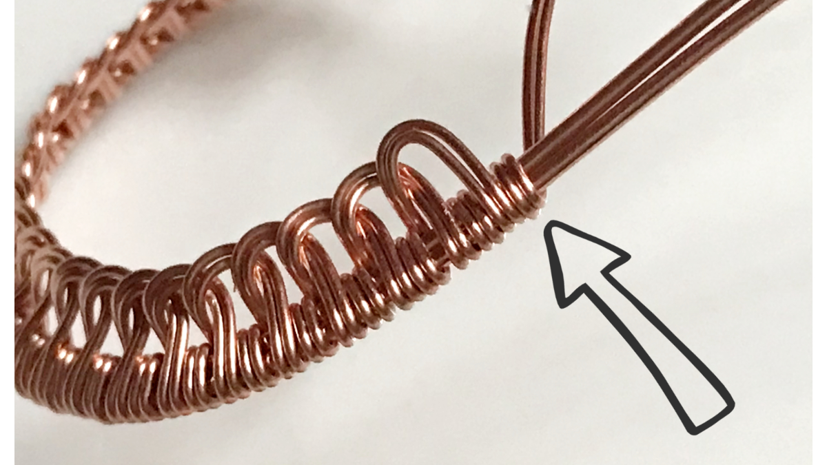 Ciondolo con cabochon di pietra preziosa e filo di rame : Tappa 26 Ciondolo con cabochon di pietra preziosa e filo di rame : Tappa 26