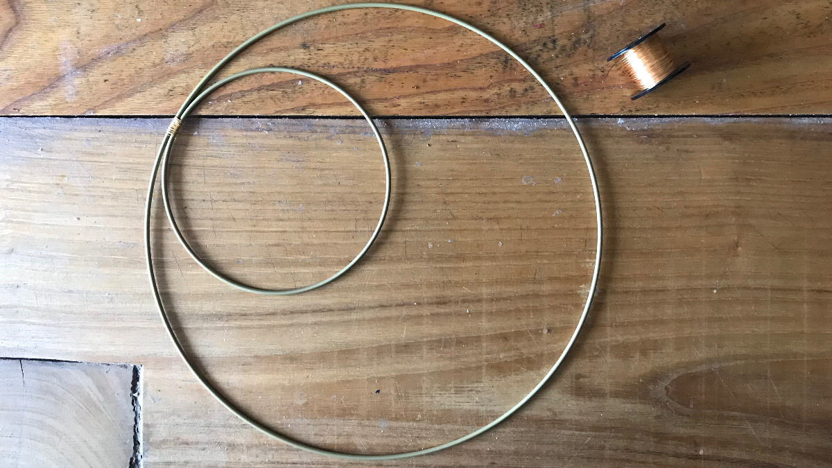 Decorazione bohémien fai da te - Corona di fiori secchi : Tappa 1 Decorazione bohémien fai da te - Corona di fiori secchi : Tappa 1