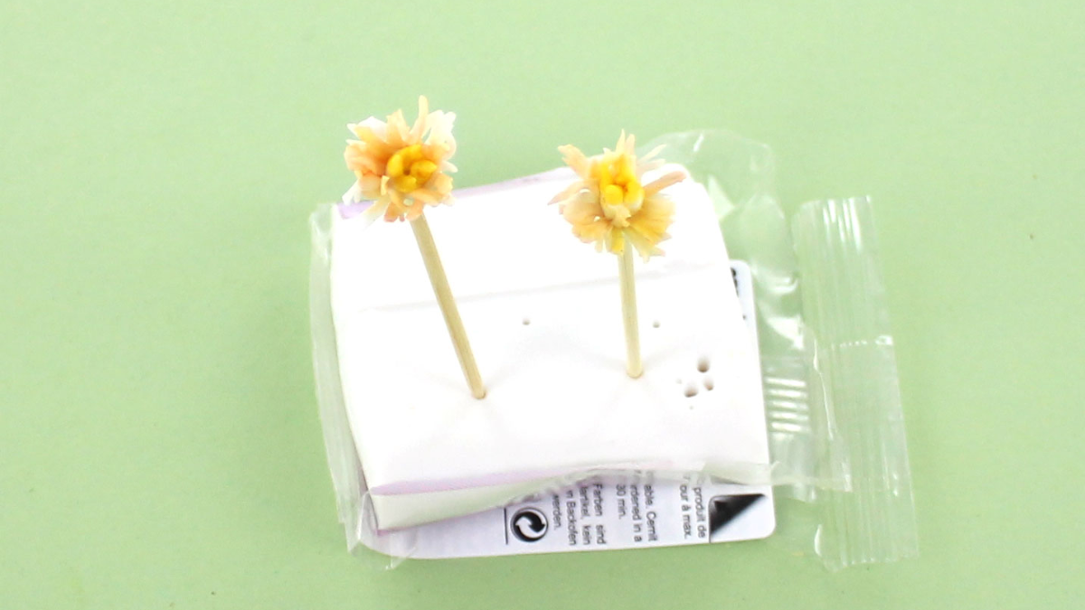 Orecchini di peonia in argilla polimerica : Tappa 5 Orecchini di peonia in argilla polimerica : Tappa 5